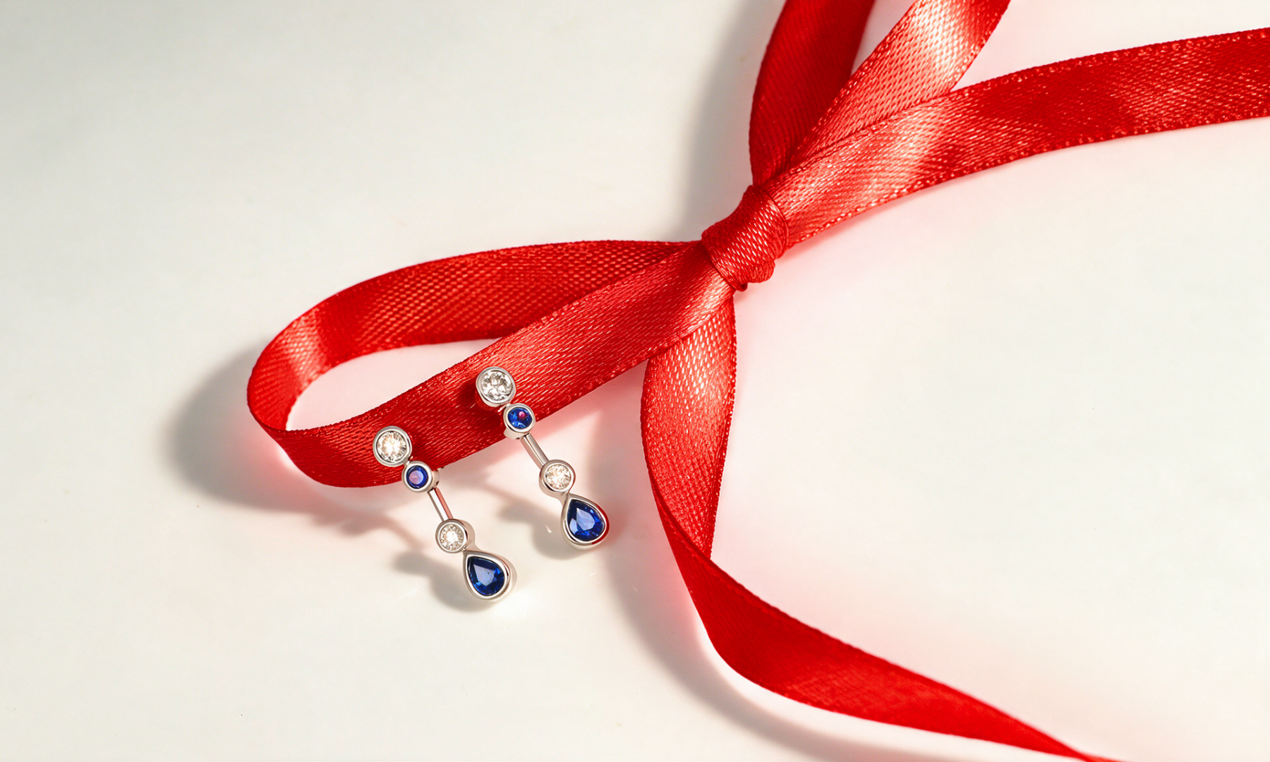 Stocking Fillers to Statement Pieces: Building a Christmas Collection for Every Type of Customer